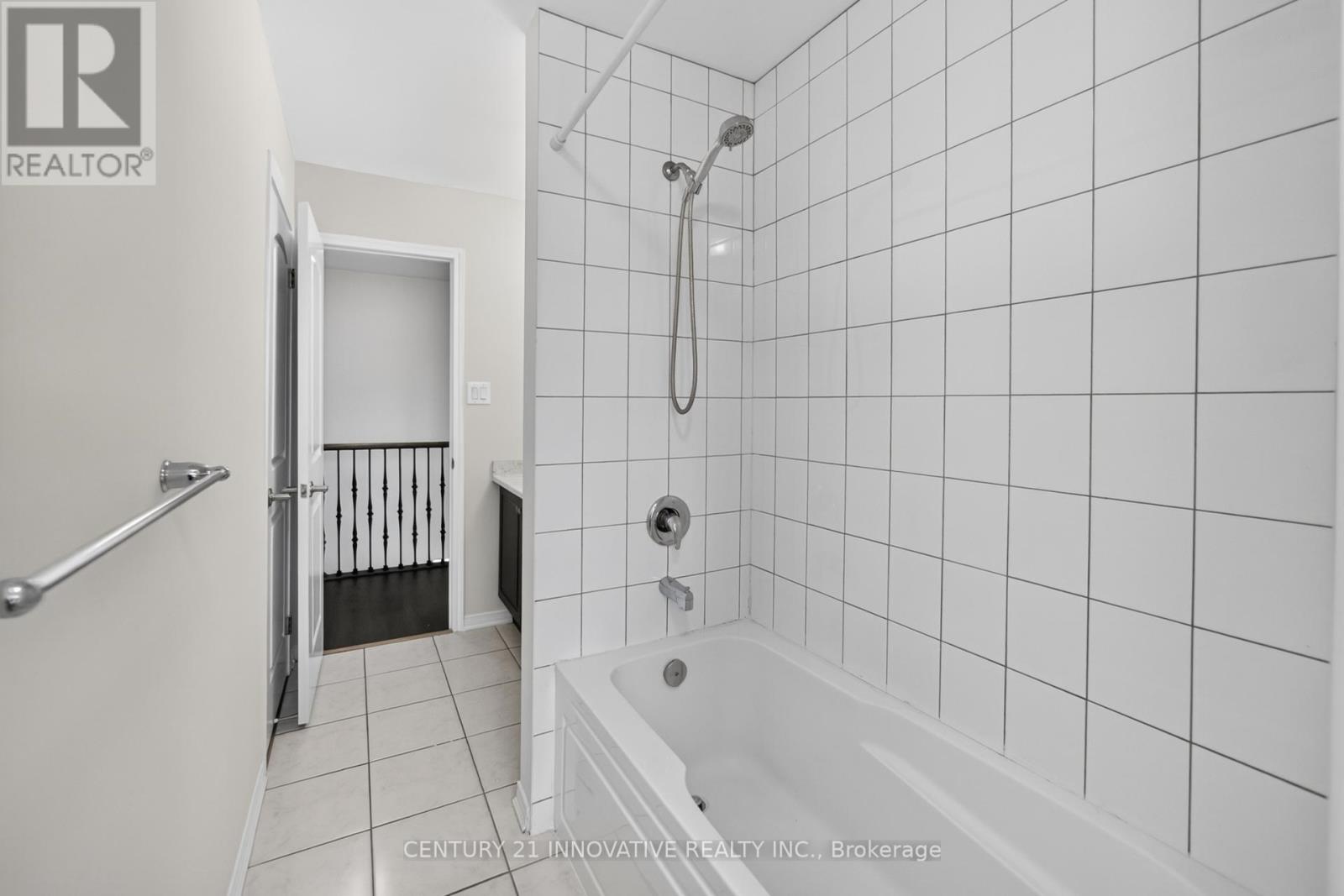 4 MIDHURST HEIGHTS - 34