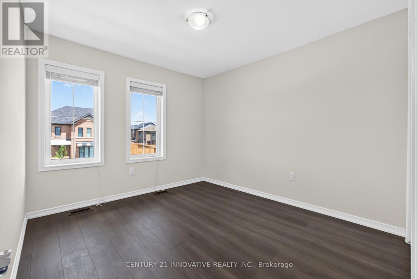 4 MIDHURST HEIGHTS - 35