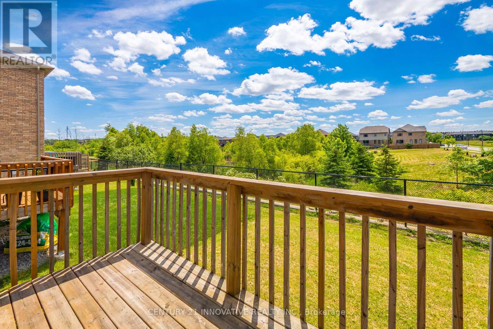 4 MIDHURST HEIGHTS - 43