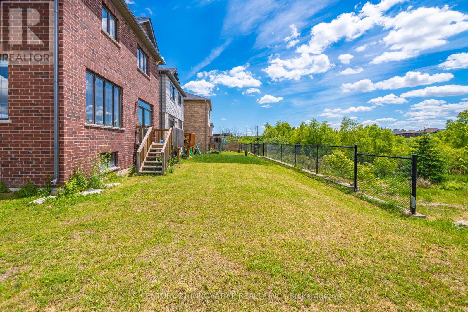 4 MIDHURST HEIGHTS - 46