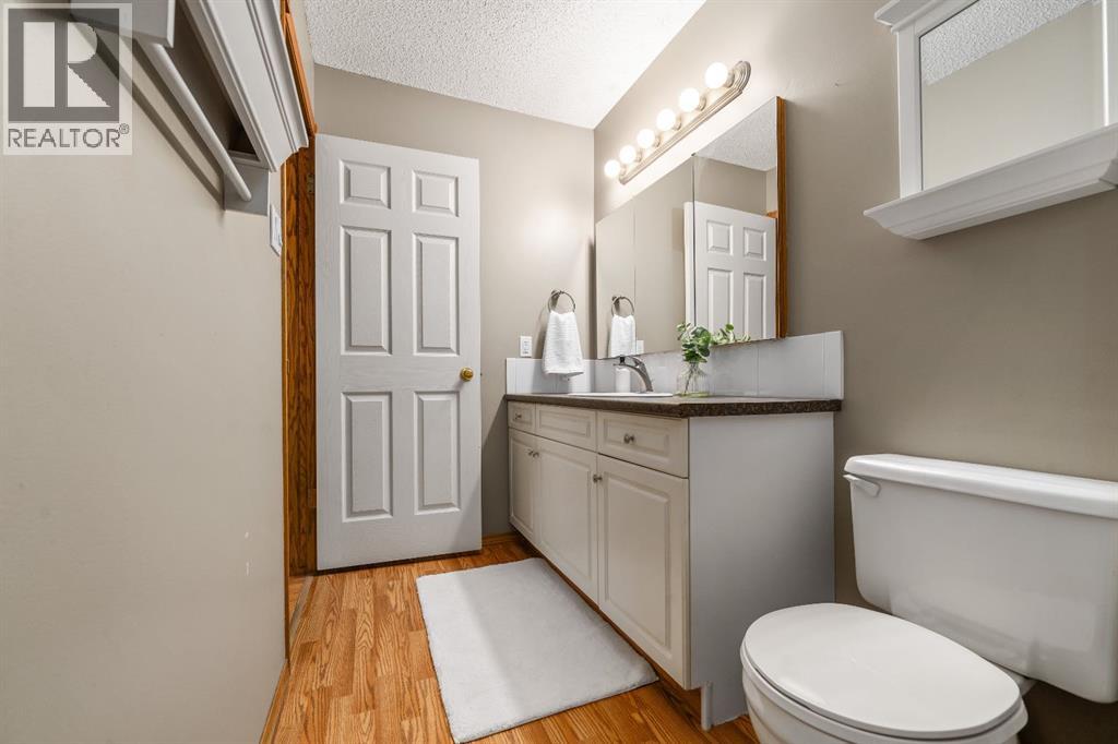 806 7 Street SE — photo 19