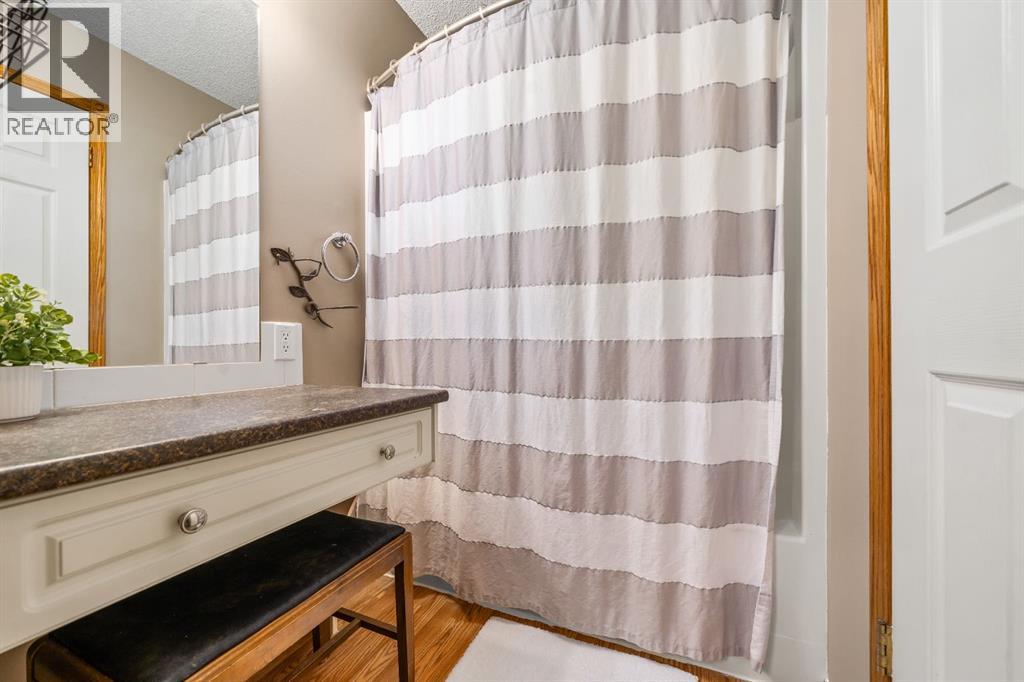 806 7 Street SE — photo 20