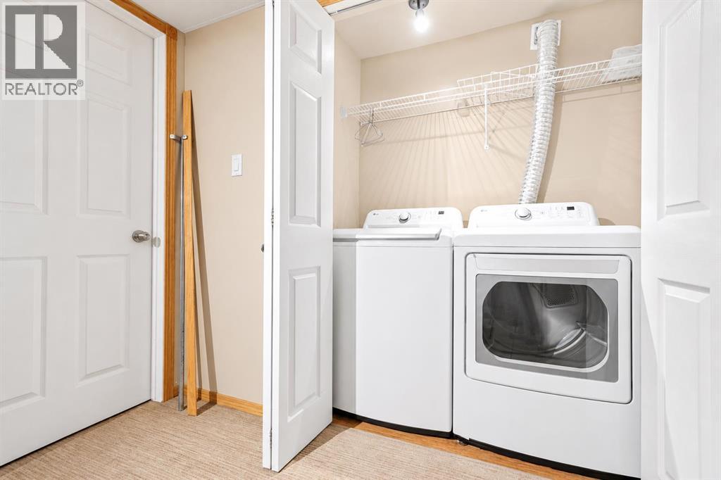 806 7 Street SE — photo 28