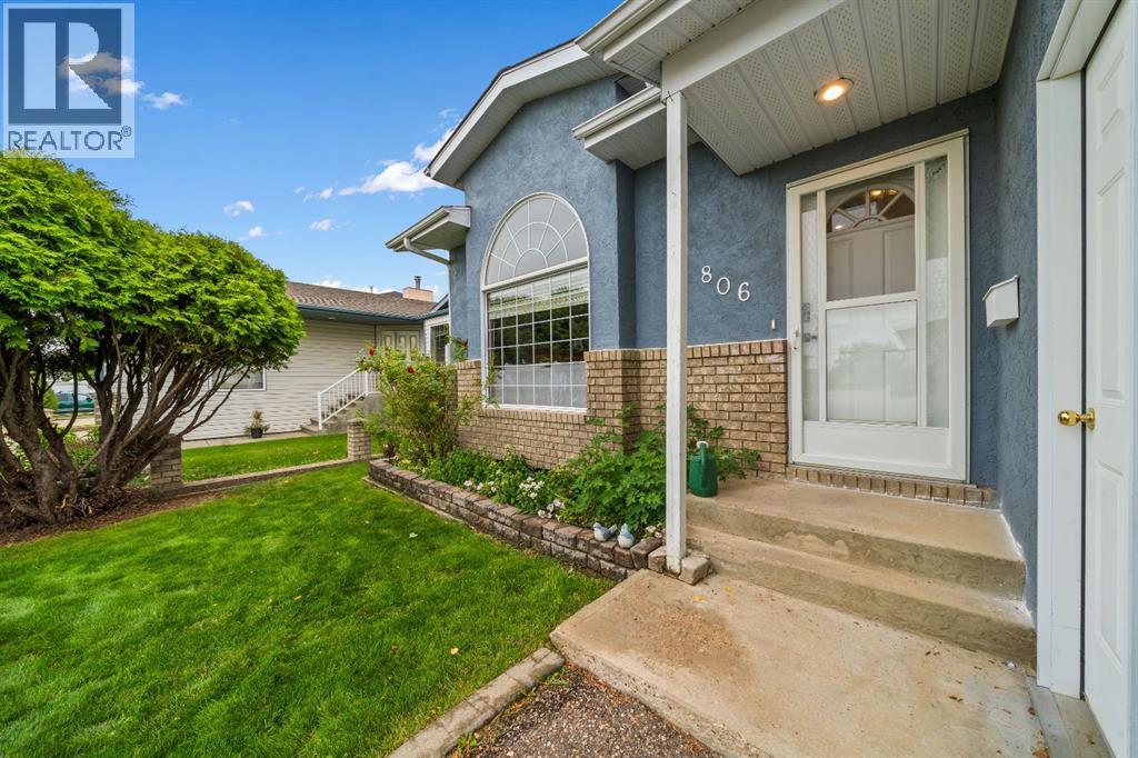 806 7 Street SE - photo 3