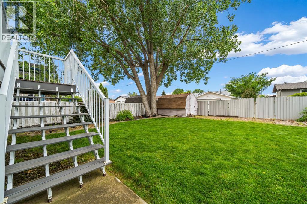 806 7 Street SE — photo 31