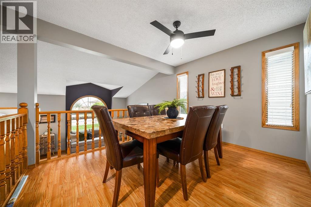 806 7 Street SE — photo 9