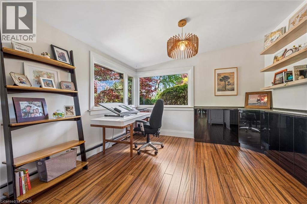 16 PARKWOOD Drive - 18