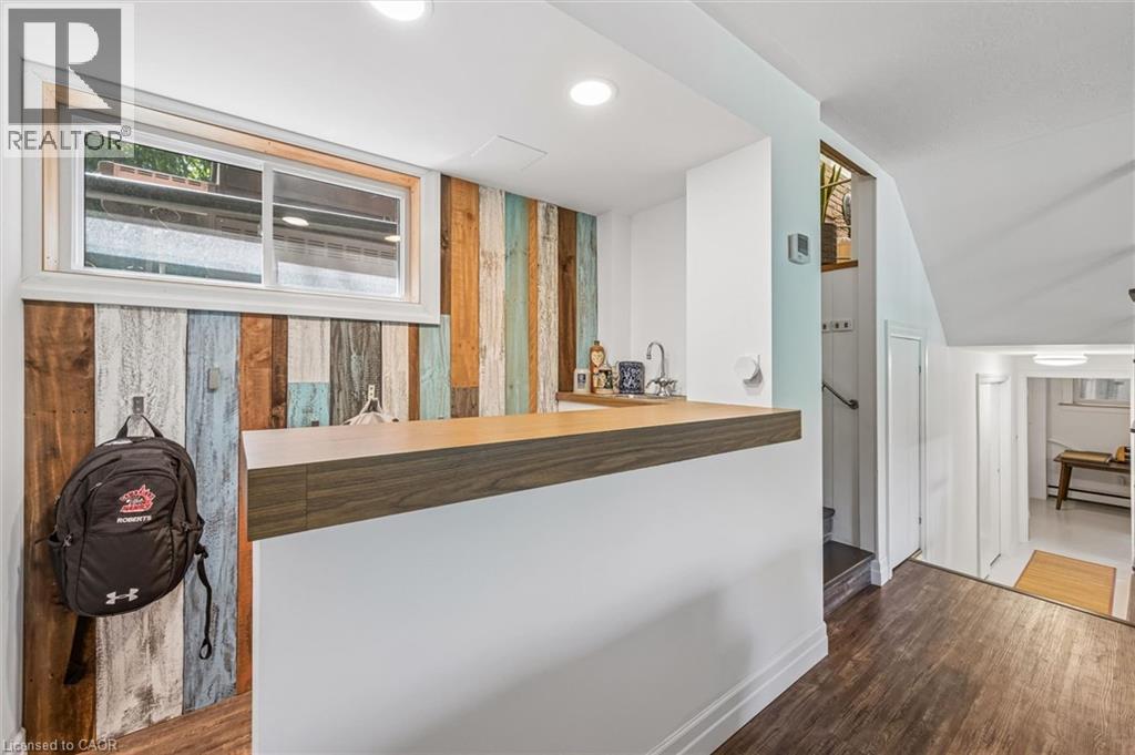 16 PARKWOOD Drive - 33