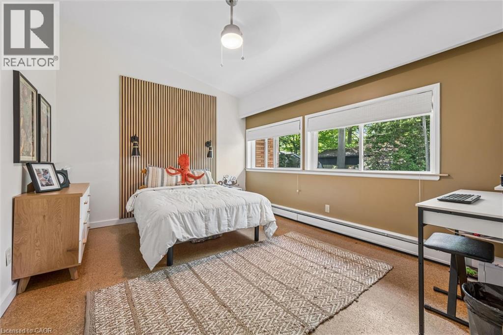 16 PARKWOOD Drive - 28