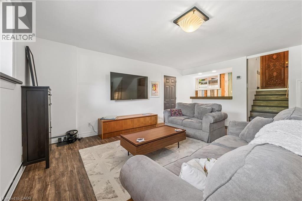 16 PARKWOOD Drive - 31