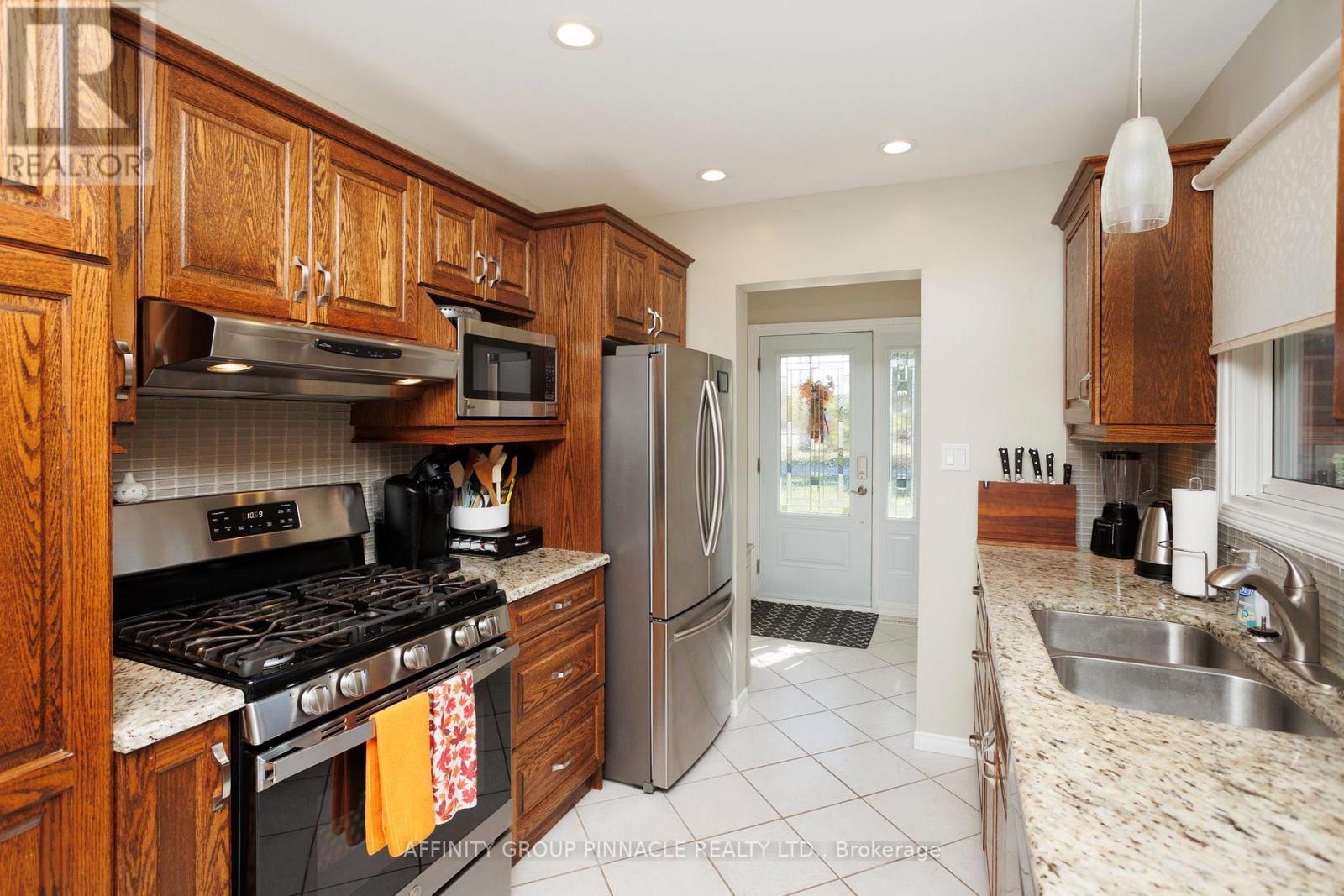 364 RIVERDALE ROAD - 19