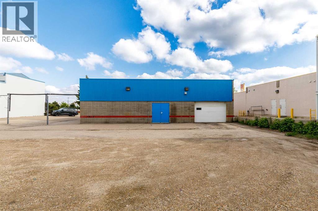 6104 67a Street — photo 29