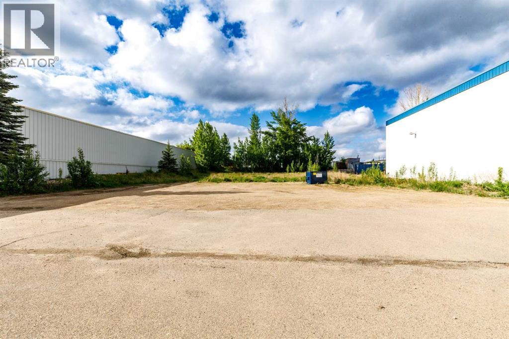 6104 67a Street — photo 31