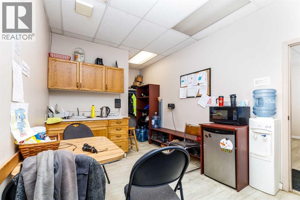 6104 67a Street — photo 23