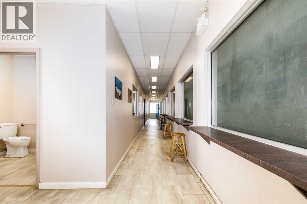 6104 67a Street — photo 16