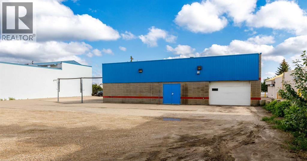 6104 67a Street — photo 30