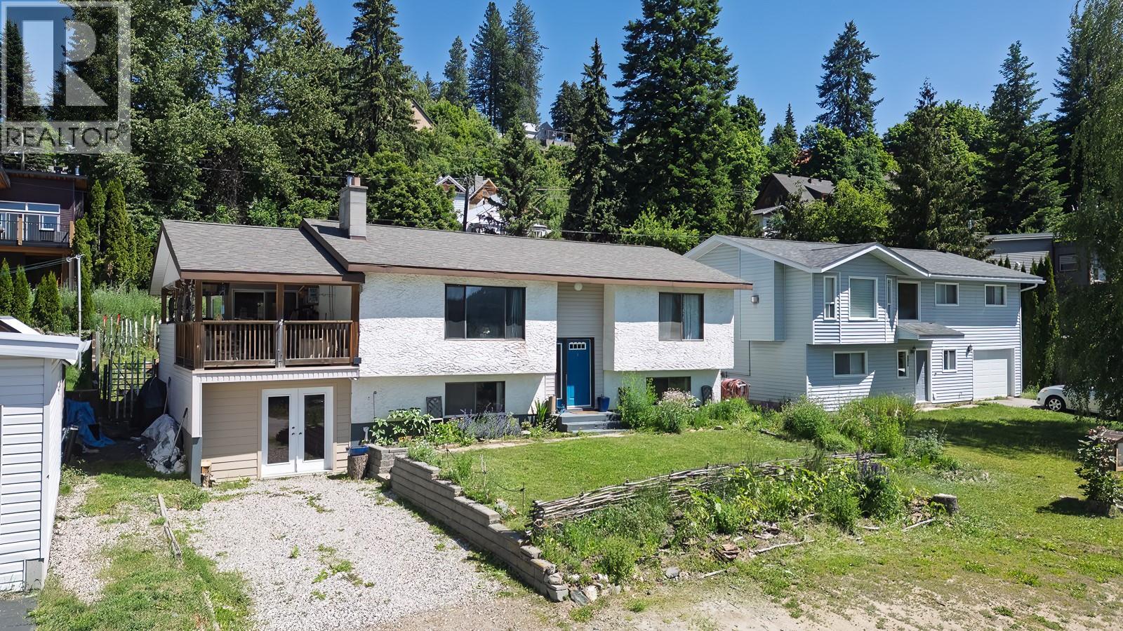 1730 Kootenay Avenue, Rossland