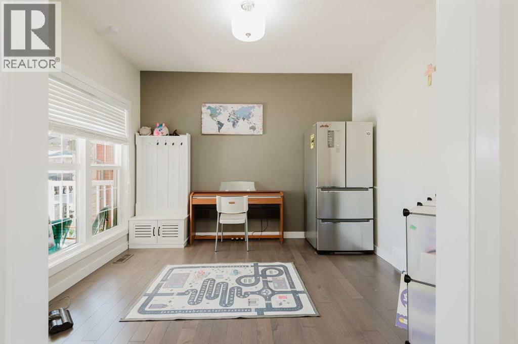 8805 85A Avenue - photo 2