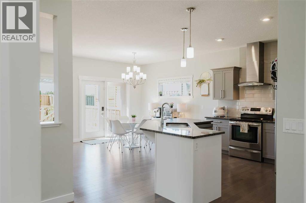 8805 85A Avenue - photo 3
