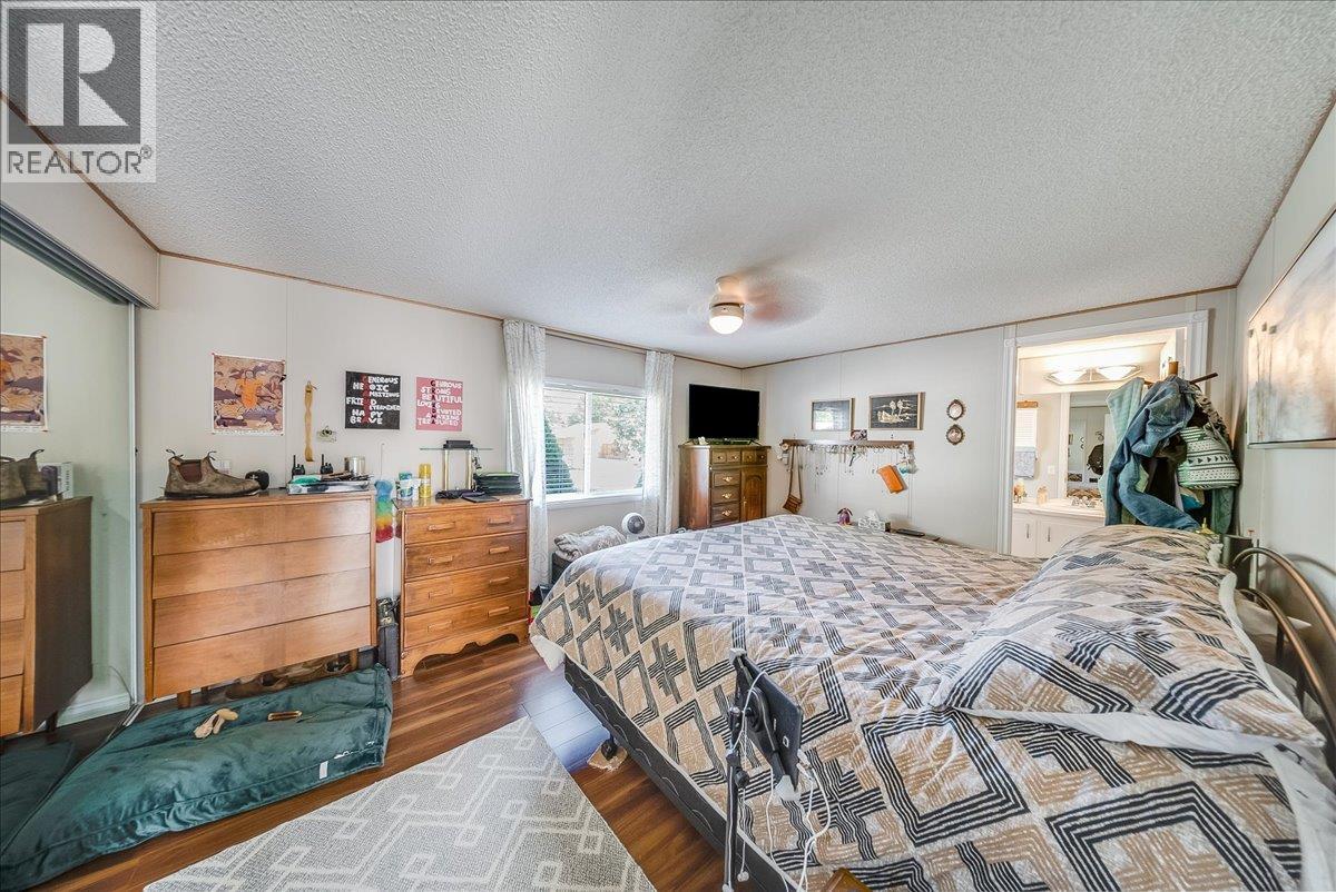 1026 Horcoff Road - 21