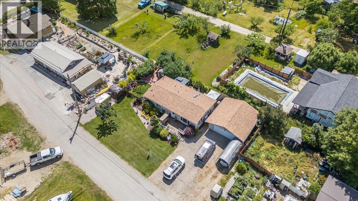 1026 Horcoff Road - 54