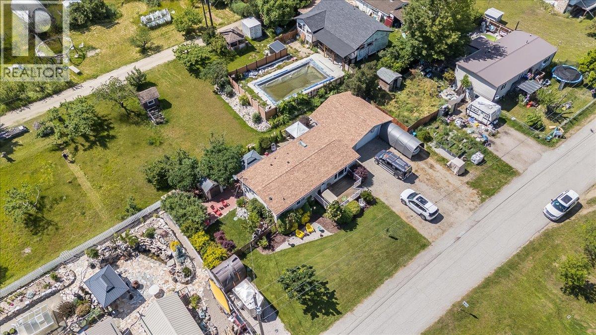 1026 Horcoff Road - 52