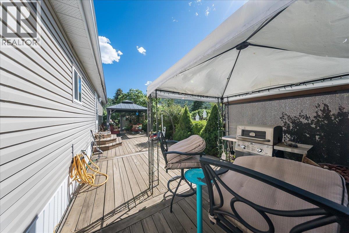 1026 Horcoff Road - 40