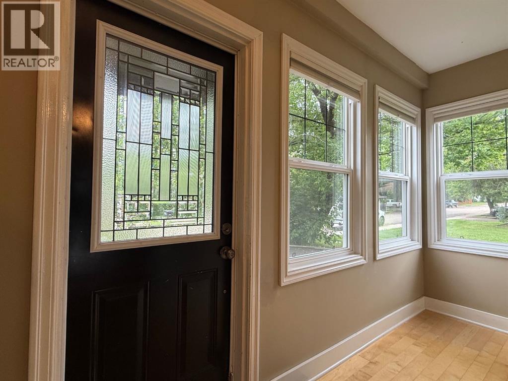 4817 53 Avenue - photo 2