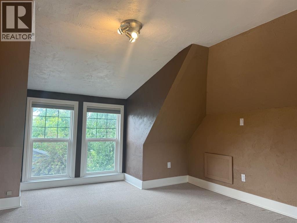 4817 53 Avenue — photo 32