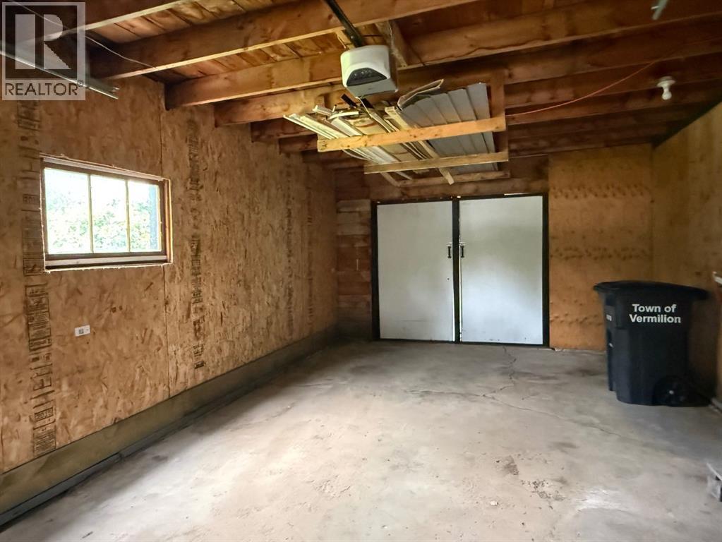 4817 53 Avenue — photo 35