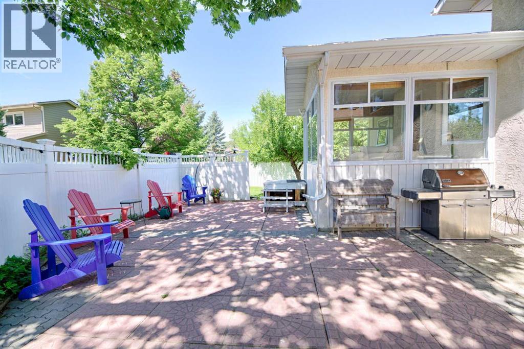 14 Mt Brazeau Road W — photo 32