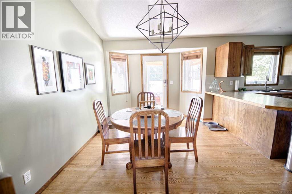 14 Mt Brazeau Road W — photo 9
