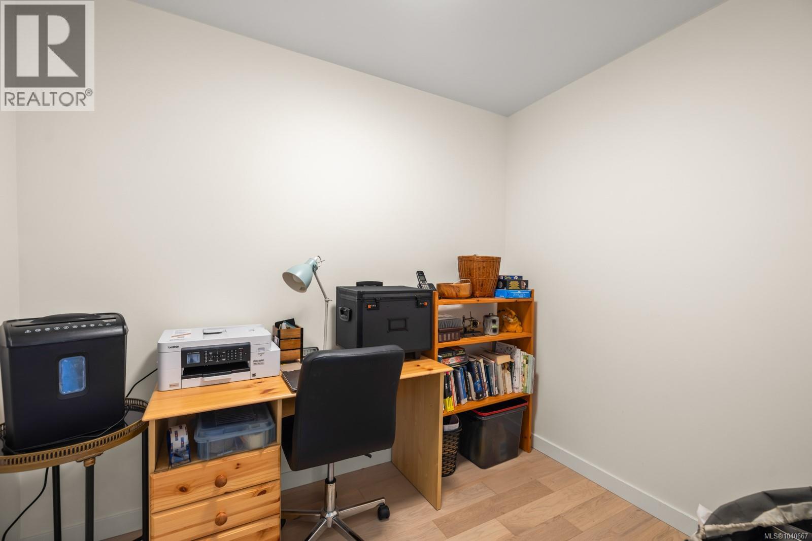 305 5120 Cordova Bay Road, Saanich