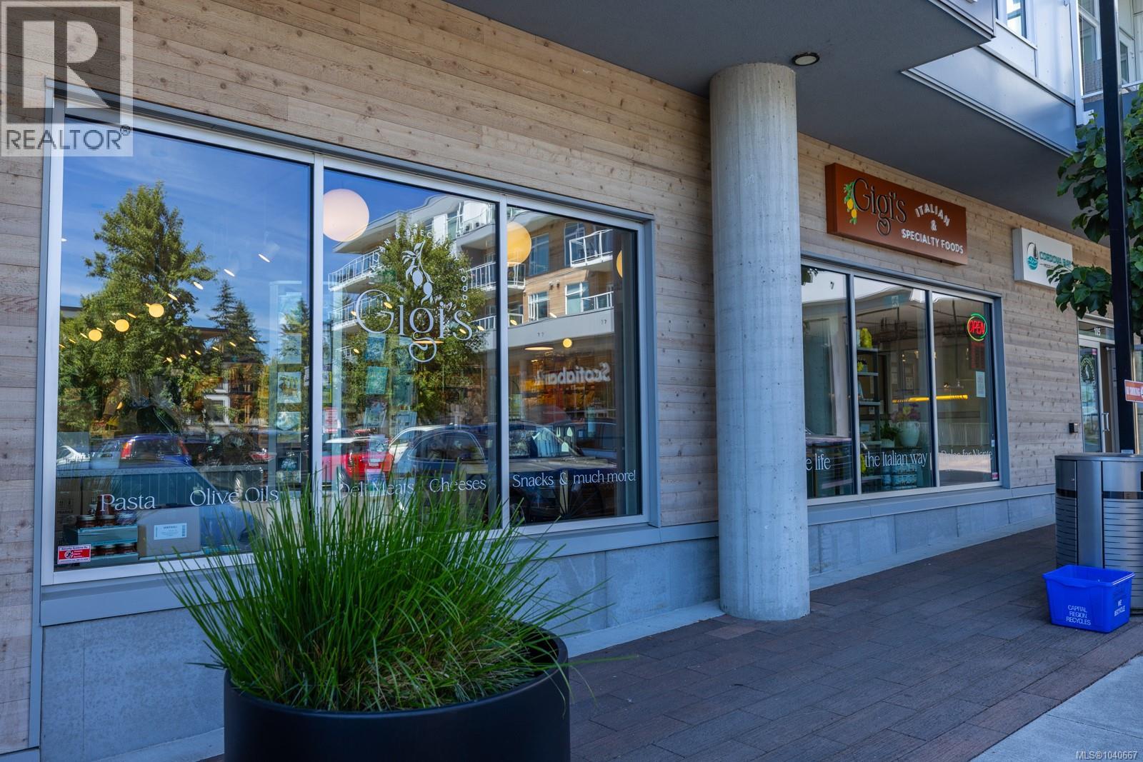 305 5120 Cordova Bay Road, Saanich