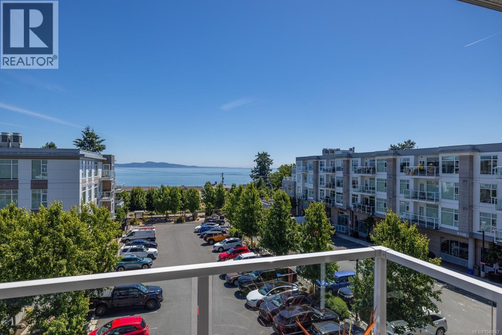 305 5120 Cordova Bay Road, Saanich