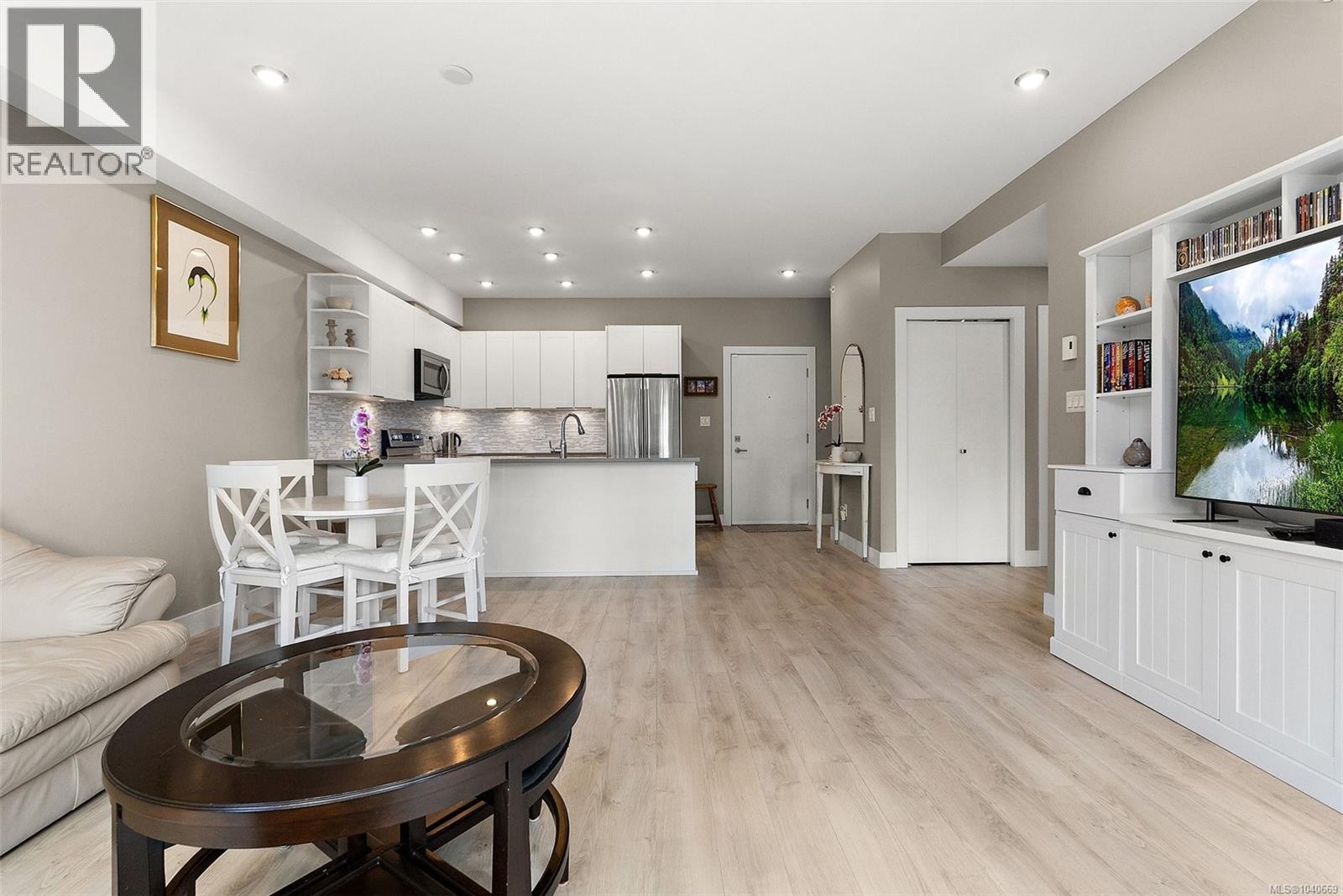 402 1531 Elford Street, Victoria