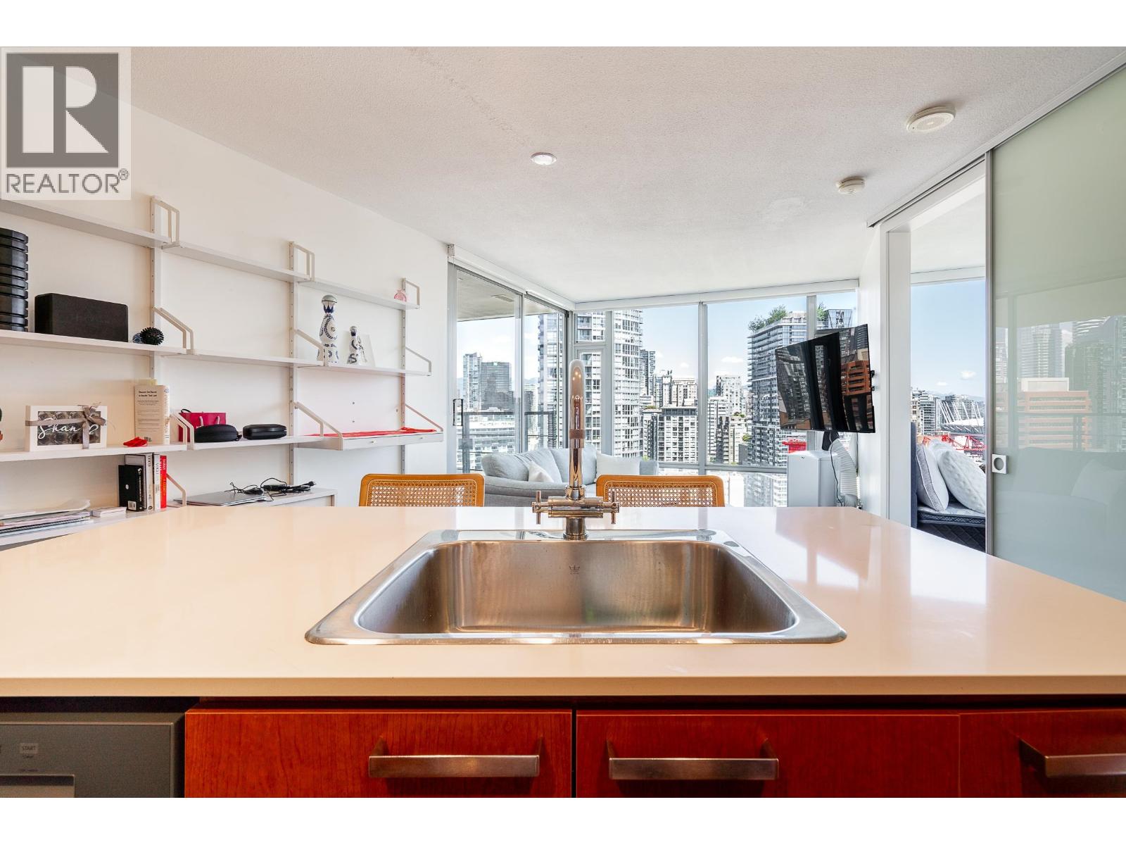 1 Bed, 1 Bath House for Sale in Vancouver – 2206 1255 SEYMOUR STREET, Vancouver – MLS# R3138879 - Image 6