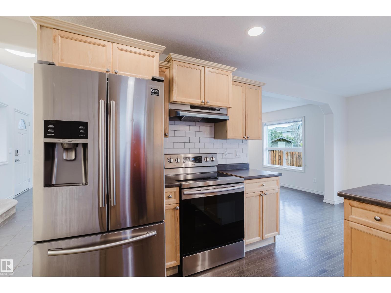 4607 205 ST NW — photo 13