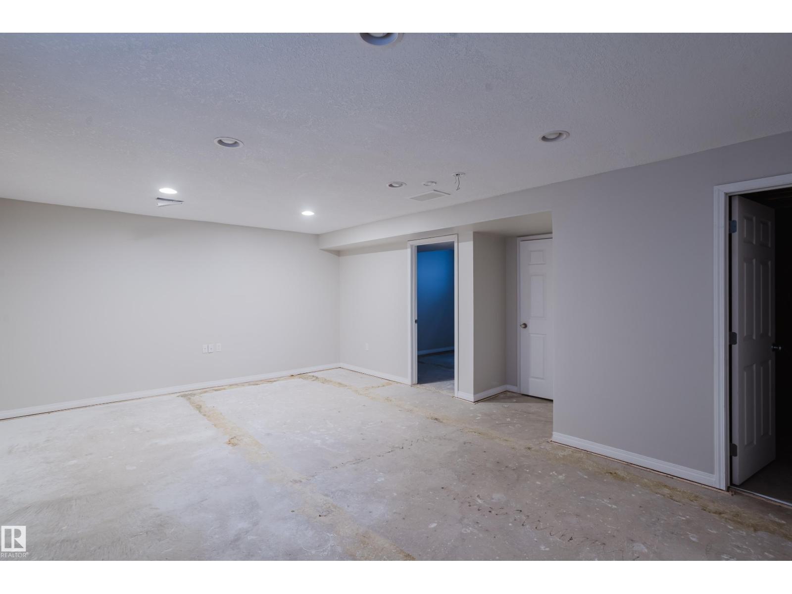 4607 205 ST NW — photo 35