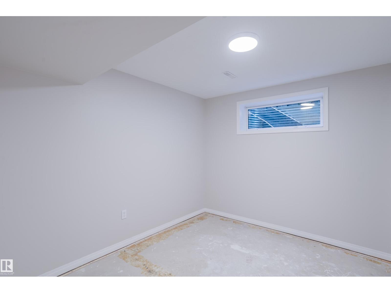 4607 205 ST NW — photo 36