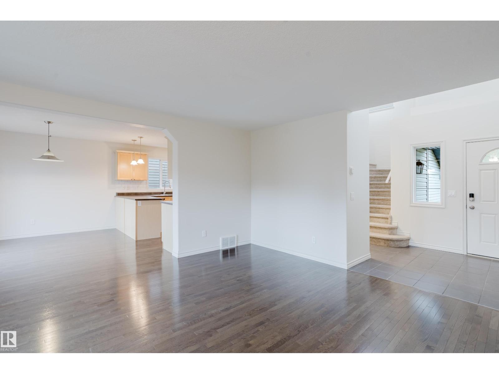 4607 205 ST NW — photo 7
