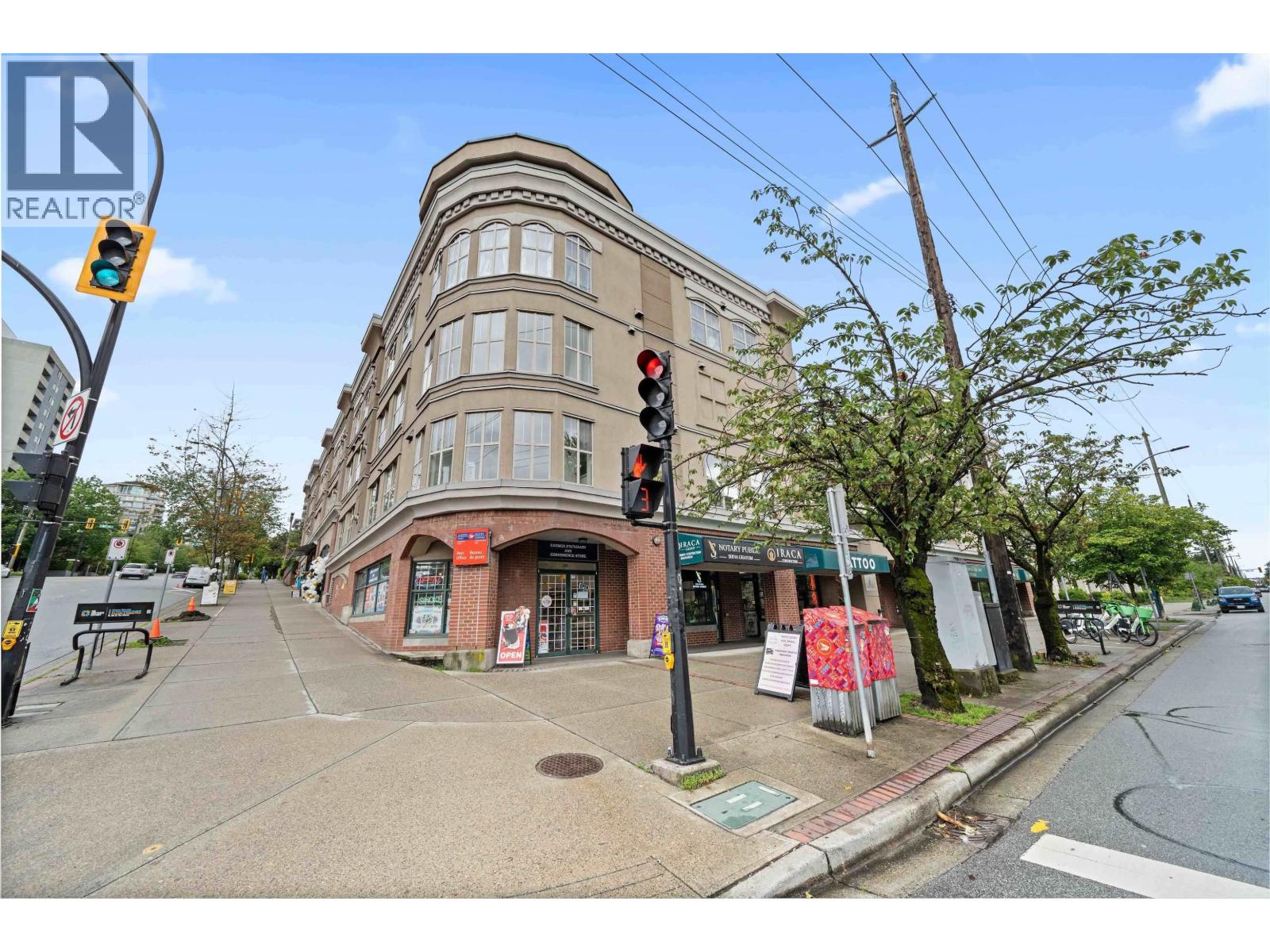 104 E 3RD STREET, North Vancouver — photo 2