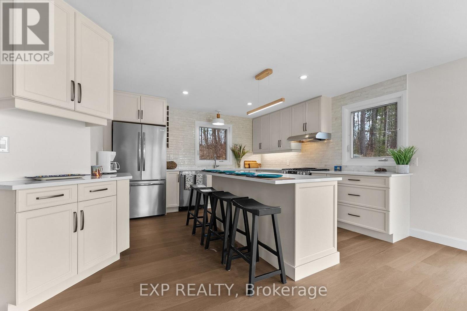 59 STRACK LANE - 13