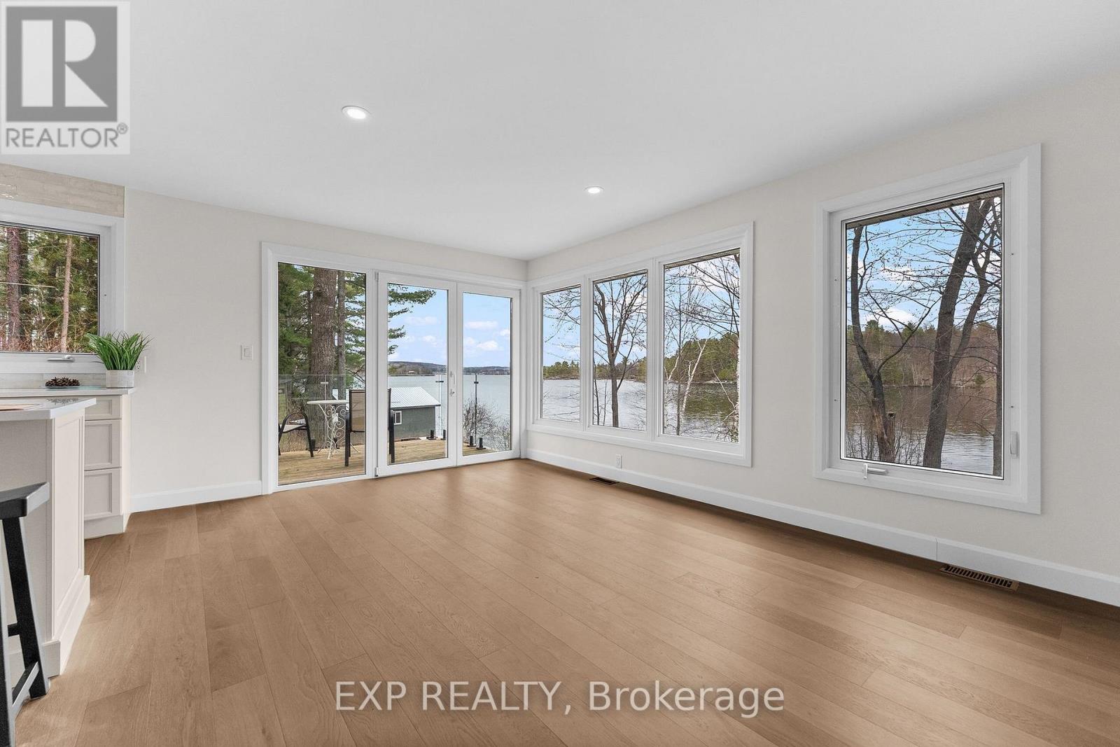 59 STRACK LANE - 10
