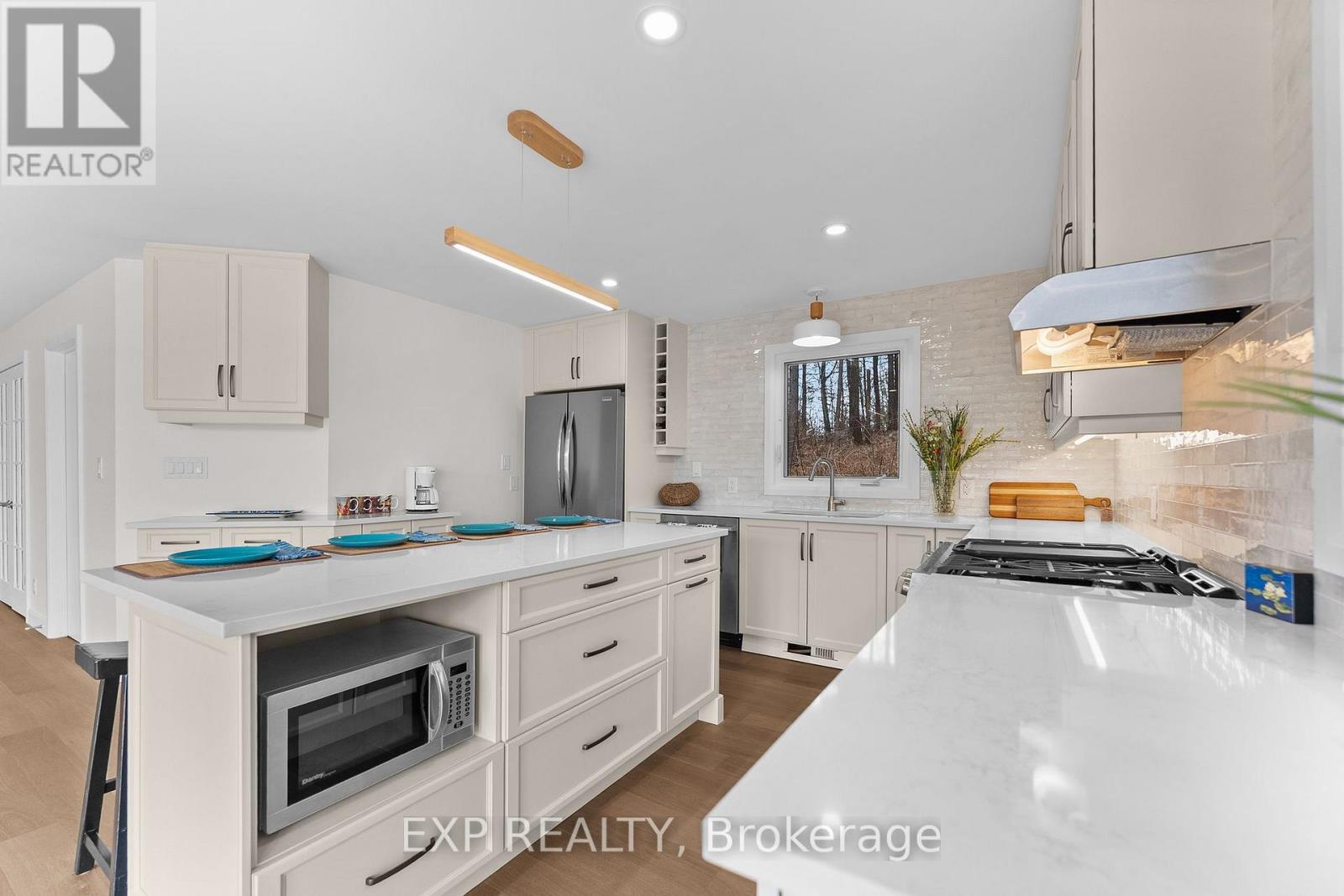 59 STRACK LANE - 17