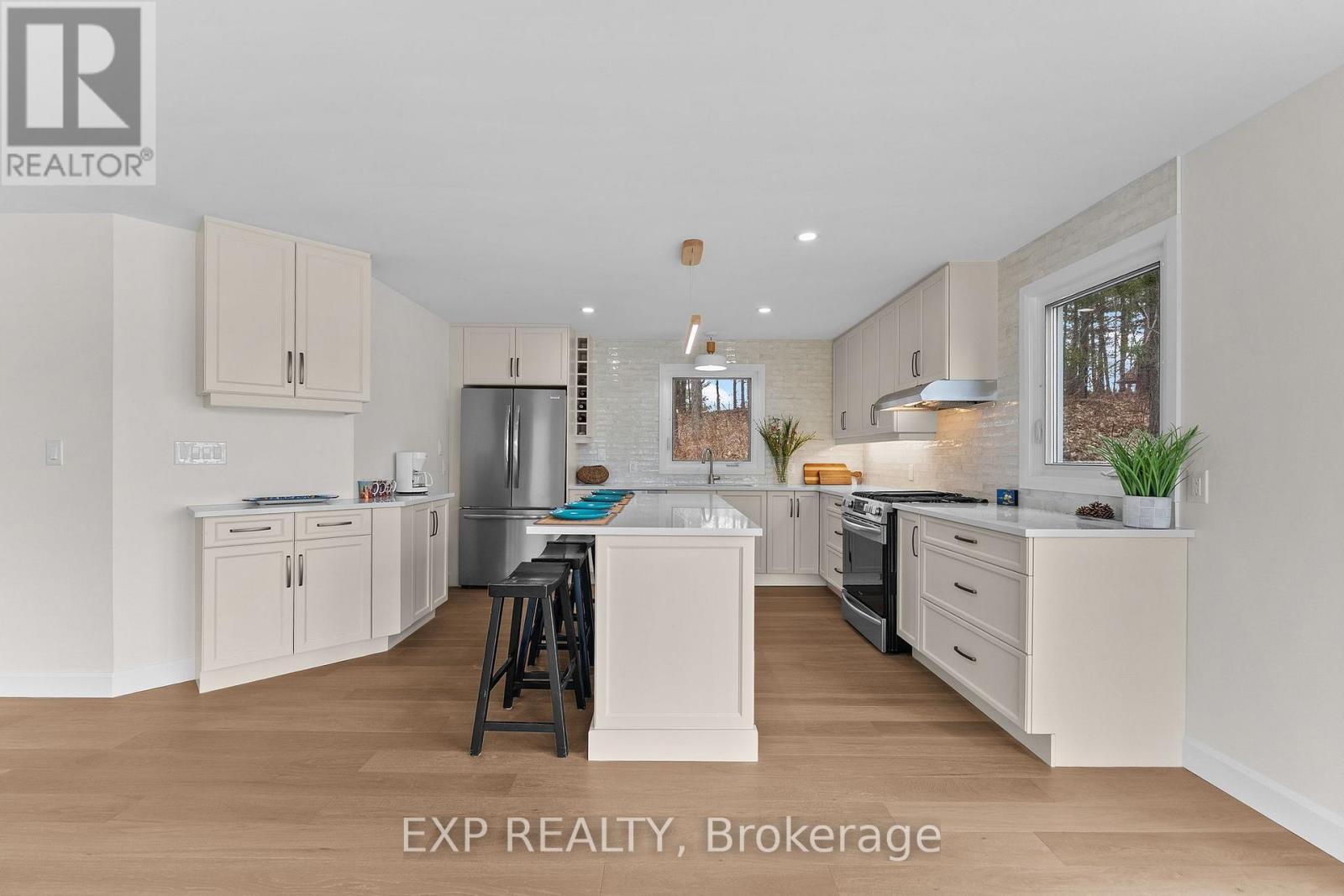 59 STRACK LANE - 14