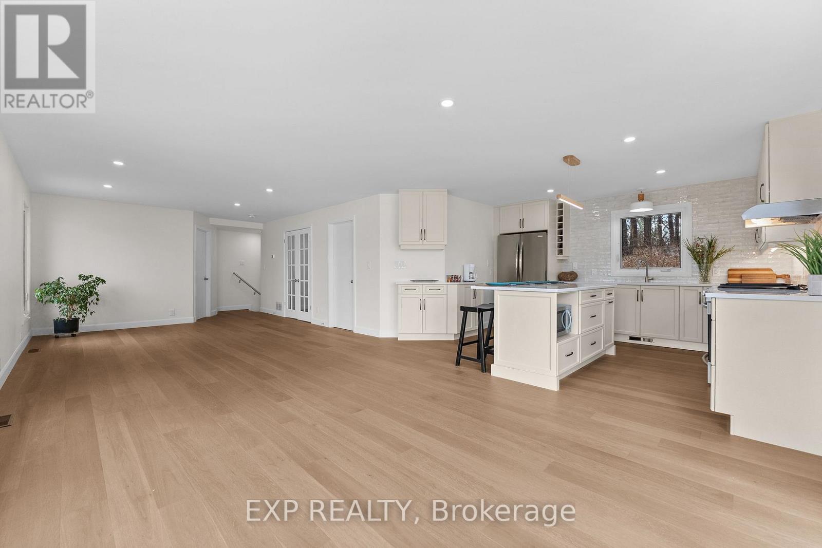 59 STRACK LANE - 12