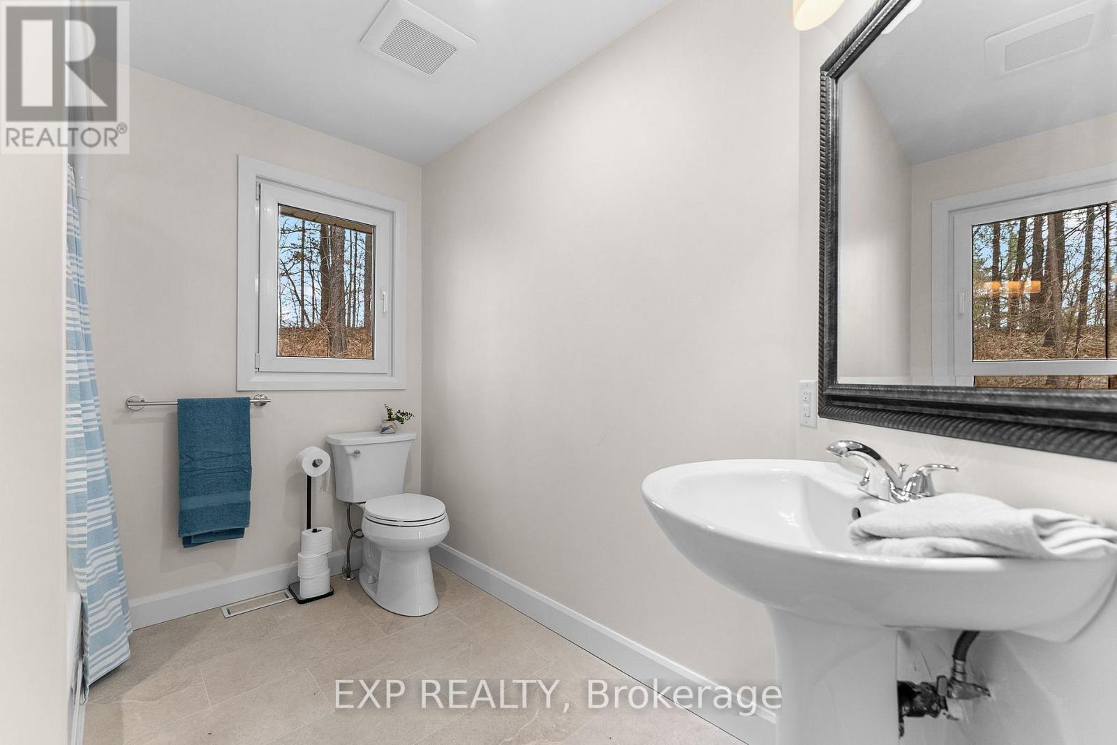 59 STRACK LANE - 28