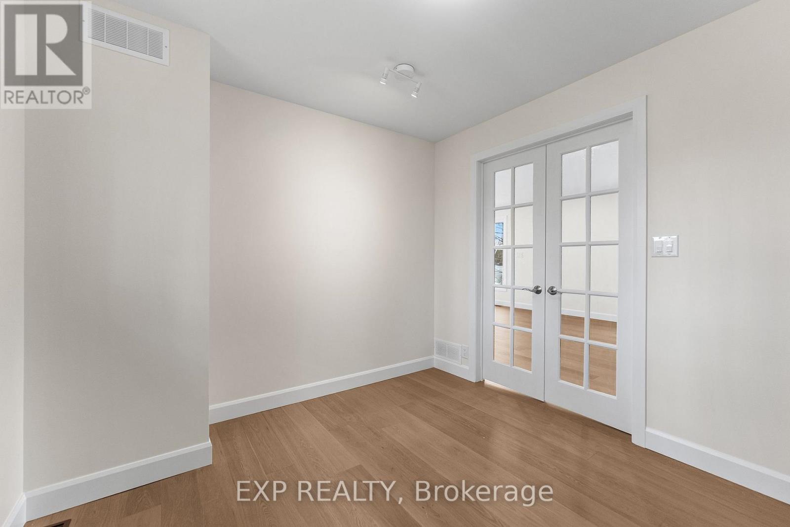 59 STRACK LANE - 26