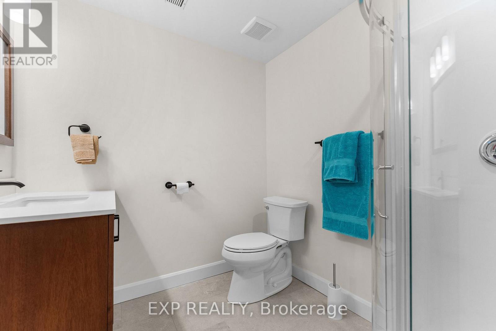 59 STRACK LANE - 33